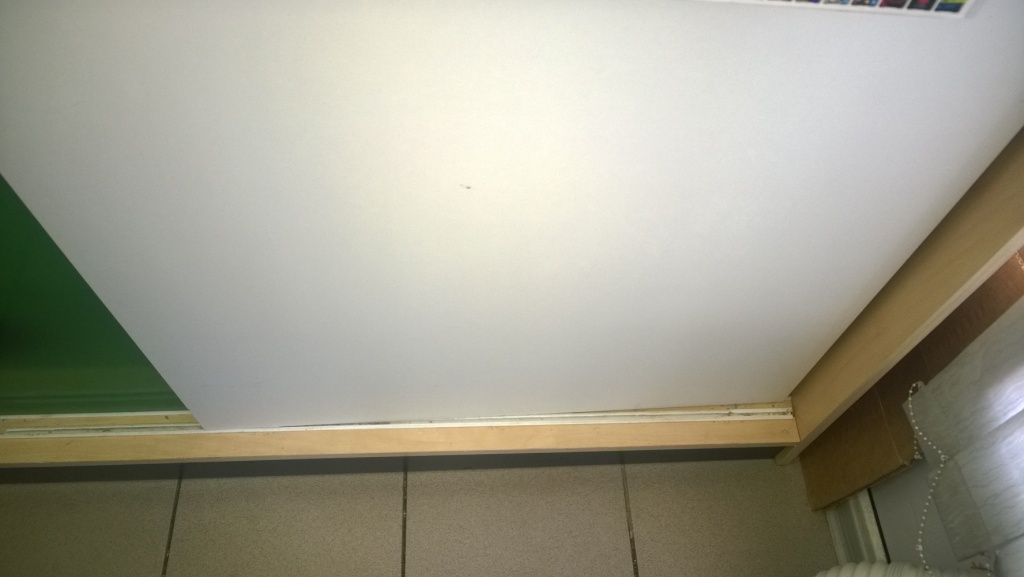 Ремонт и переделка шкафа купе в салоне Мегафон
